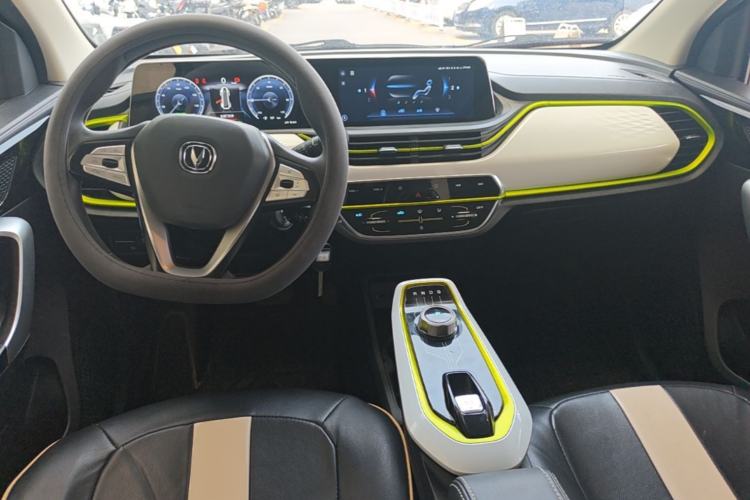 Used CHANGAN Benni E-Star 2020 Xinyue Edition Lithium Iron Phosphate (31.95 kWh) Center Console