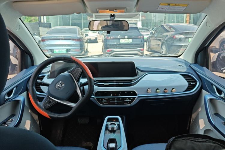 Used CHANGAN Benni E-Star 2020 Heart Edition Lithium Iron Phosphate (31.18 kWh) Center Console
