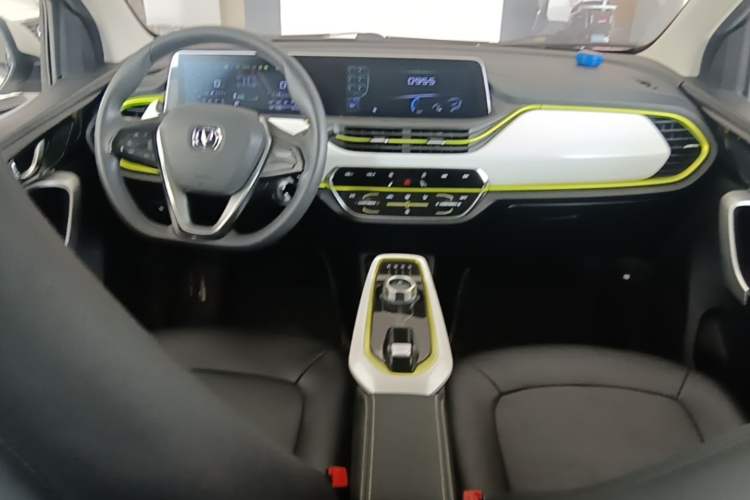 Used CHANGAN Benni E-Star 2020 Heart Edition Lithium Iron Phosphate (31.18 kWh) Center Console