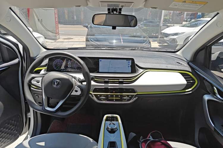 Used CHANGAN Benni E-Star 2020 Xinyue Edition Lithium Iron Phosphate (31.95 kWh) Center Console