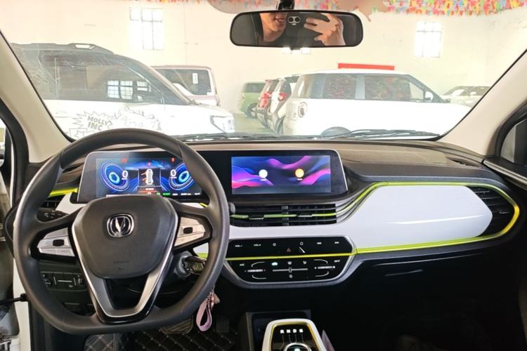 Used CHANGAN Benni E-Star 2020 Xinyue Edition Lithium Iron Phosphate (31.18 kWh) Center Console