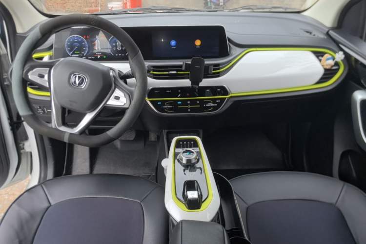 Used CHANGAN Benni E-Star 2020 Xinyue Edition Lithium Iron Phosphate (31.95 kWh) Center Console