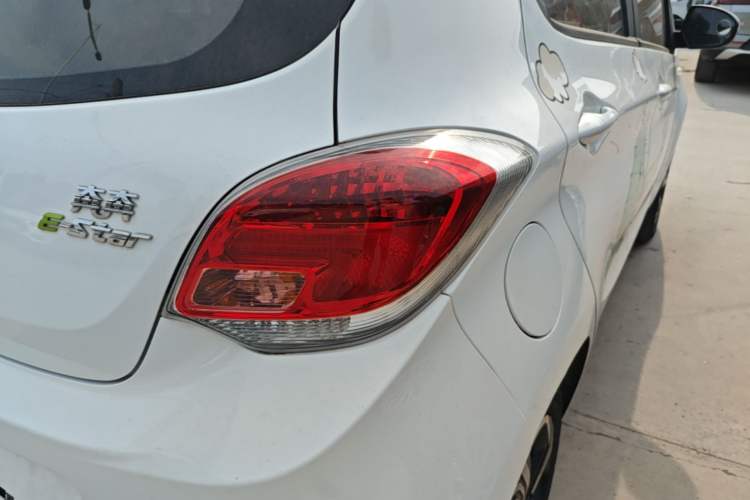 Used CHANGAN Benni E-Star 2020 Heart Edition Lithium Iron Phosphate (31.18 kWh) Exterior 3