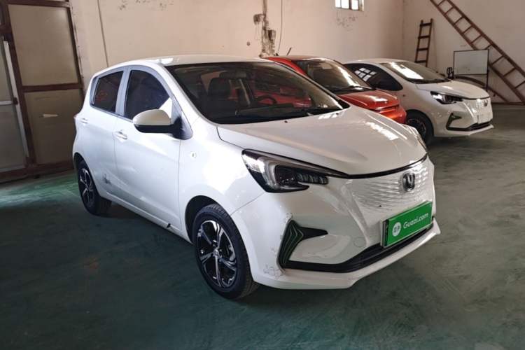Used CHANGAN Benni E-Star 2020 Xinyue Edition Lithium Iron Phosphate (31.18 kWh) Front Right 45 Deg