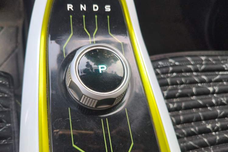Used CHANGAN Benni E-Star 2020 Heartbeat Edition NMC Lithium Gear Lever