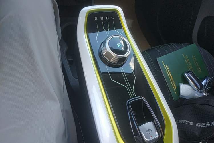 Used CHANGAN Benni E-Star 2020 Heartbeat Edition NMC Lithium Gear Lever