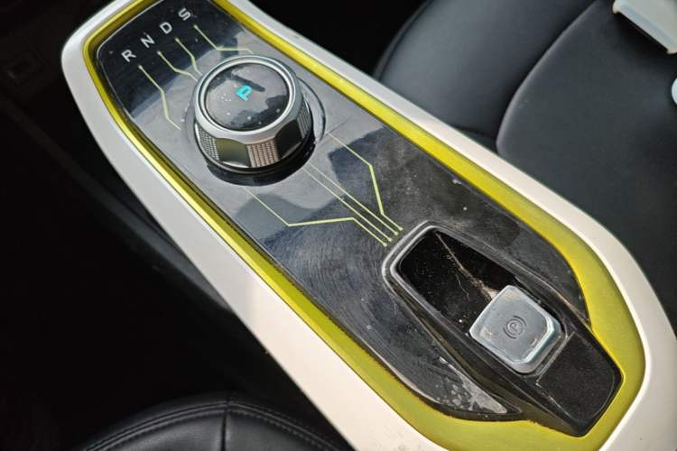 Used CHANGAN Benni E-Star 2020 Heart Edition Lithium Iron Phosphate (31.18 kWh) Gear Lever