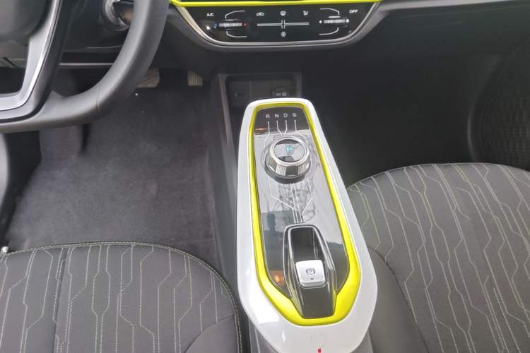 Used CHANGAN Benni E-Star 2020 Heartbeat Edition NMC Lithium Gear Lever