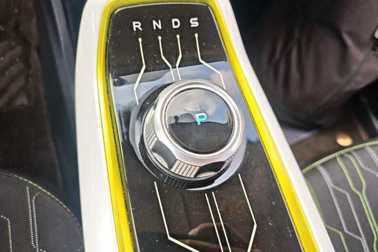Used CHANGAN Benni E-Star 2020 Heartbeat Edition NMC Lithium Gear Lever