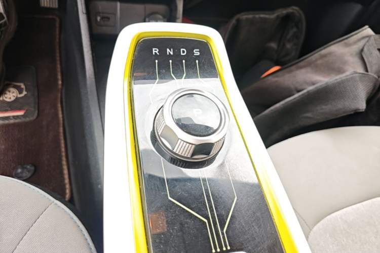Used CHANGAN Benni E-Star 2020 Heartbeat Edition NMC Lithium Gear Lever