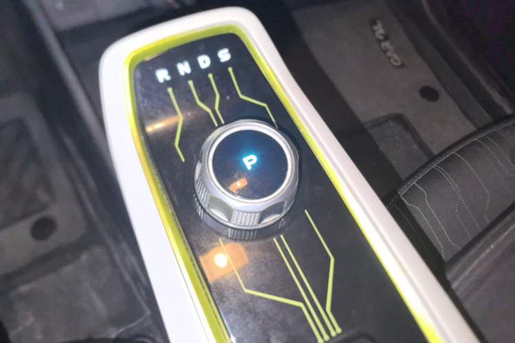 Used CHANGAN Benni E-Star 2020 Heartbeat Edition NMC Lithium Gear Lever