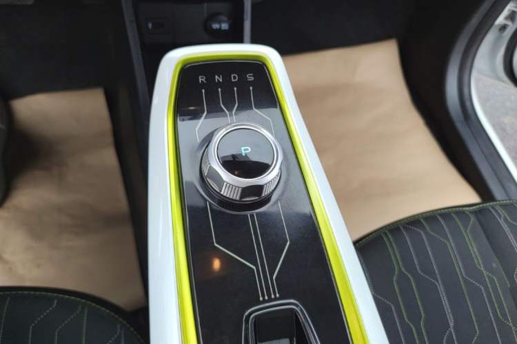 Used CHANGAN Benni E-Star 2020 Heartbeat Edition NMC Lithium Gear Lever