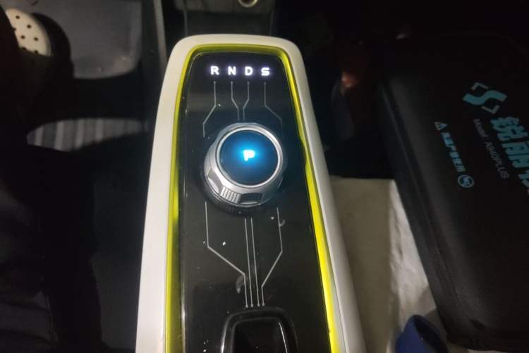 Used CHANGAN Benni E-Star 2020 Heartbeat Edition NMC Lithium Gear Lever