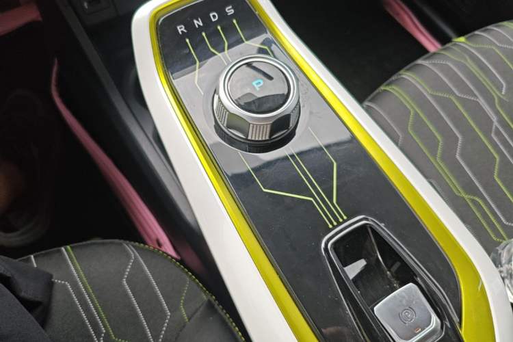 Used CHANGAN Benni E-Star 2020 Xinyue Edition Lithium-NMC Gear Lever