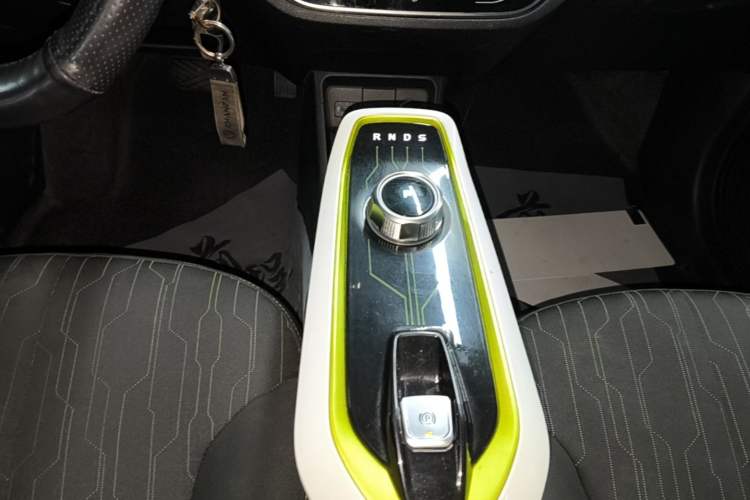 Used CHANGAN Benni E-Star 2020 Xinyue Edition Lithium-NMC Gear Lever