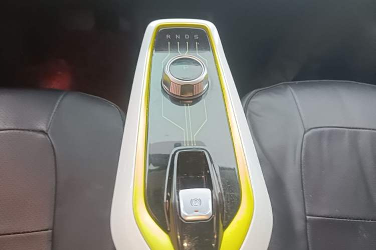 Used CHANGAN Benni E-Star 2020 Heartbeat Edition NMC Lithium Gear Lever