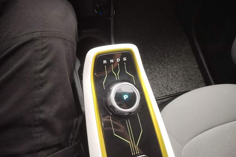 Used CHANGAN Benni E-Star 2020 Xinyue Edition Lithium Iron Phosphate (31.95 kWh) Gear Lever