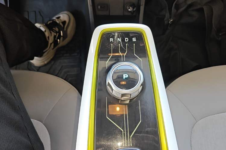 Used CHANGAN Benni E-Star 2020 Heartbeat Edition NMC Lithium Gear Lever