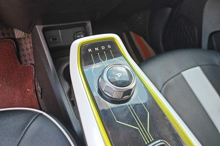 Used CHANGAN Benni E-Star 2020 Xinyue Edition Lithium-NMC Gear Lever