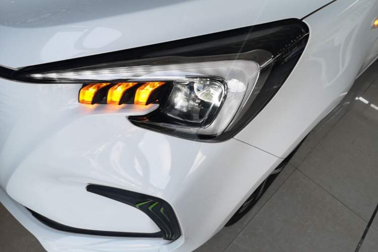 Used CHANGAN Benni E-Star 2020 Heartbeat Edition NMC Lithium Left Front Headlight