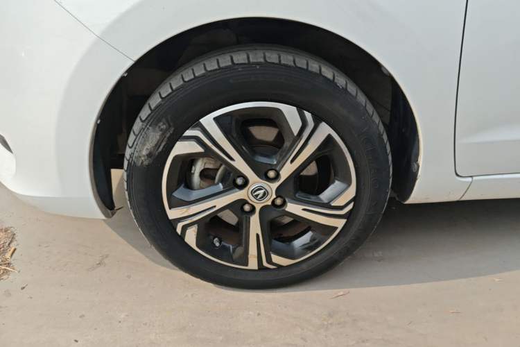 Used CHANGAN Benni E-Star 2020 Heart Edition Lithium Iron Phosphate (31.18 kWh) Left Front Wheel Hub