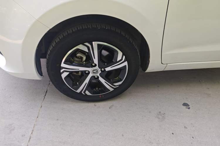 Used CHANGAN Benni E-Star 2020 Heart Edition Lithium Iron Phosphate (31.18 kWh) Left Front Wheel Hub