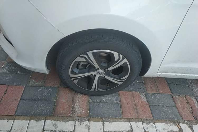 Used CHANGAN Benni E-Star 2020 Heartbeat Edition NMC Lithium Left Front Wheel Hub