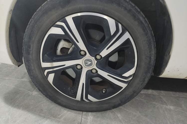 Used CHANGAN Benni E-Star 2020 Xinyue Edition Lithium-NMC Left Front Wheel Hub