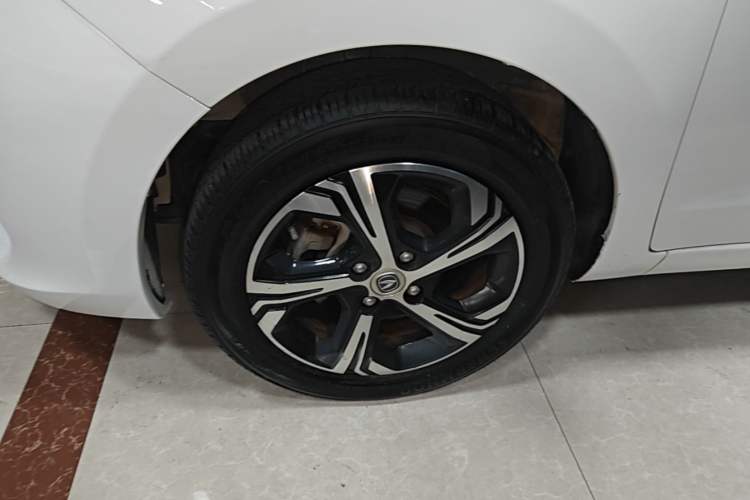 Used CHANGAN Benni E-Star 2020 Heart Edition Lithium Iron Phosphate (31.18 kWh) Left Front Wheel Hub