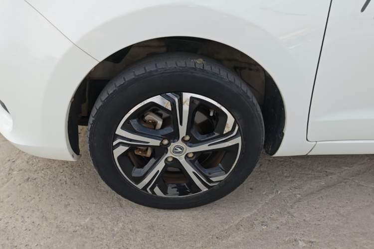 Used CHANGAN Benni E-Star 2020 Heart Edition Lithium Iron Phosphate (31.18 kWh) Left Front Wheel Hub
