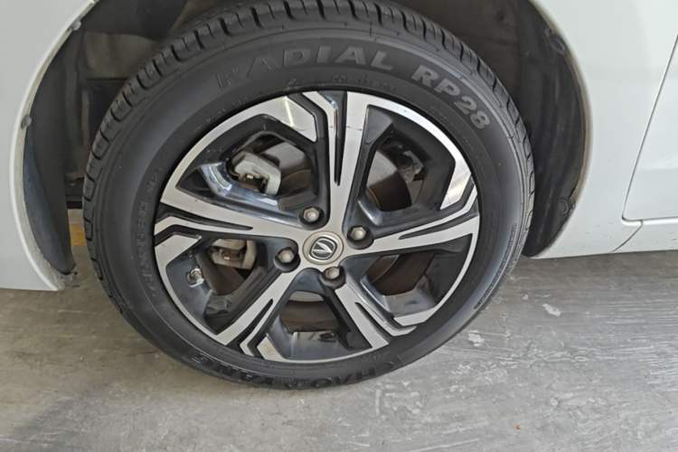 Used CHANGAN Benni E-Star 2020 Heartbeat Edition NMC Lithium Left Front Wheel Hub