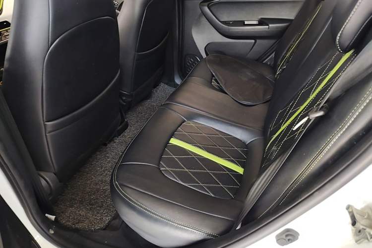 Used CHANGAN Benni E-Star 2020 Xinyue Edition Lithium Iron Phosphate (31.18 kWh) Left Rear Seat