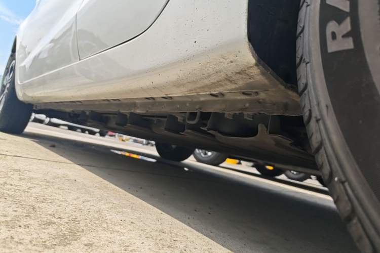 Used CHANGAN Benni E-Star 2020 Heartbeat Edition NMC Lithium Left Side Sill
