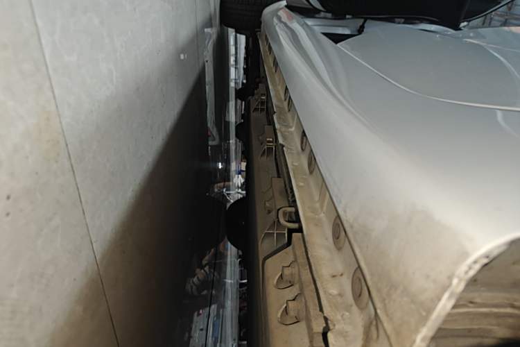 Used CHANGAN Benni E-Star 2020 Heart Edition Lithium Iron Phosphate (31.18 kWh) Left Side Sill