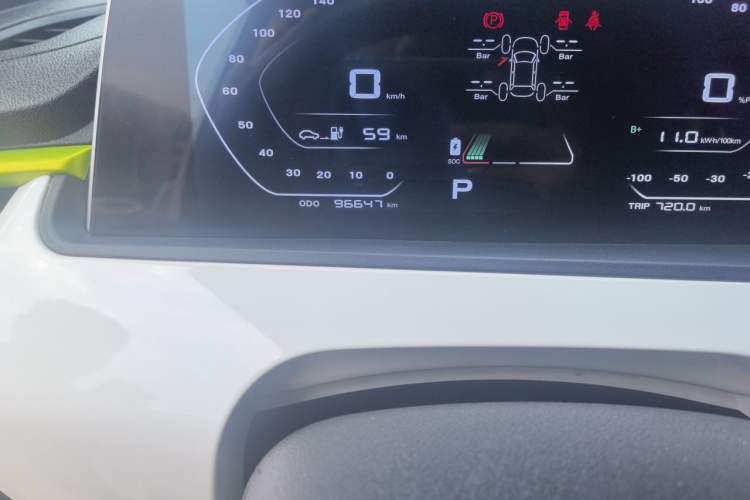 Used CHANGAN Benni E-Star 2020 Heartbeat Edition NMC Lithium Odometer Close Up