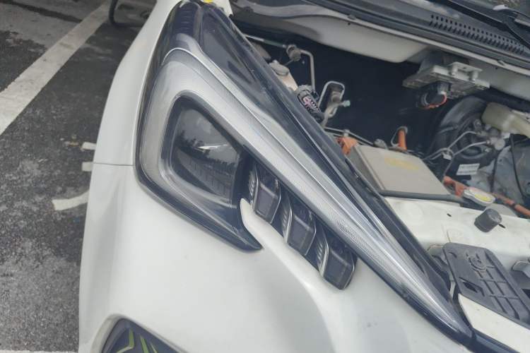 Used CHANGAN Benni E-Star 2020 Xinyue Edition Lithium Iron Phosphate (31.18 kWh) Right Front Headlight