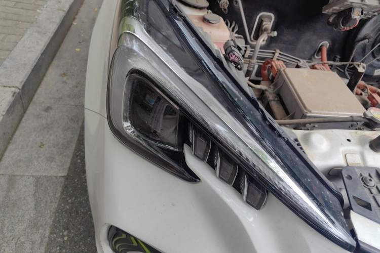 Used CHANGAN Benni E-Star 2020 Heart Edition Lithium Iron Phosphate (31.95 kWh) Right Front Headlight