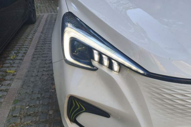 Used CHANGAN Benni E-Star 2020 Xinyue Edition Lithium-NMC Right Front Headlight