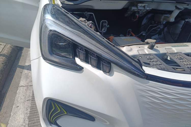 Used CHANGAN Benni E-Star 2020 Heart Edition Lithium Iron Phosphate (31.95 kWh) Right Front Headlight