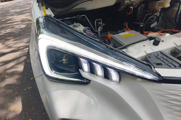 Used CHANGAN Benni E-Star 2020 Xinyue Edition Lithium Iron Phosphate (31.18 kWh) Right Front Headlight