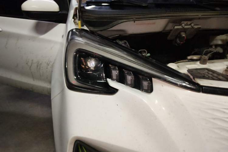 Used CHANGAN Benni E-Star 2020 Heartbeat Edition NMC Lithium Right Front Headlight