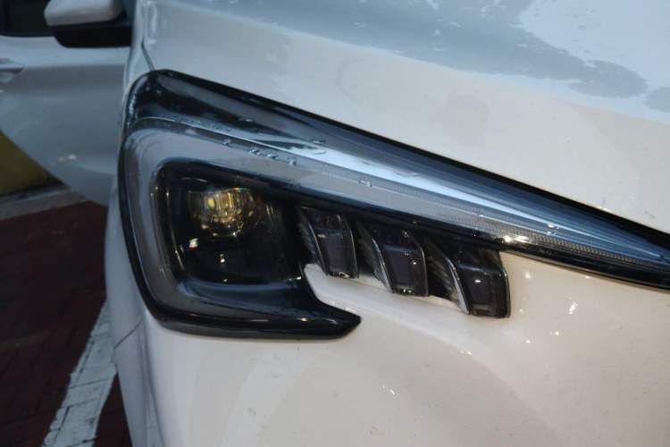 Used CHANGAN Benni E-Star 2020 Xinyue Edition Lithium-NMC Right Front Headlight
