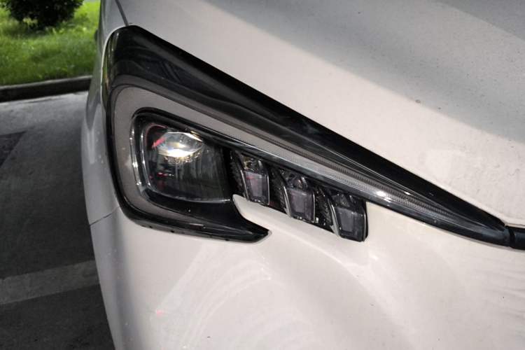Used CHANGAN Benni E-Star 2020 Xinyue Edition Lithium-NMC Right Front Headlight