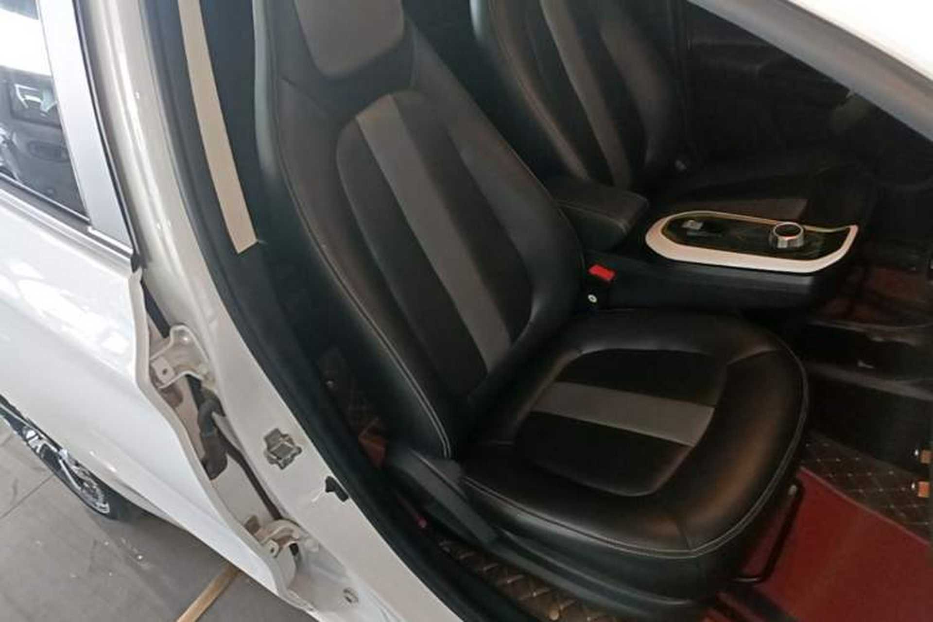 Used CHANGAN Benni E-Star 2020 Heart Edition Lithium Iron Phosphate (31.95 kWh) Right Front Seat
