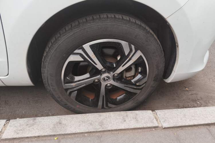Used CHANGAN Benni E-Star 2020 Heartbeat Edition NMC Lithium Right Front Wheel Hub