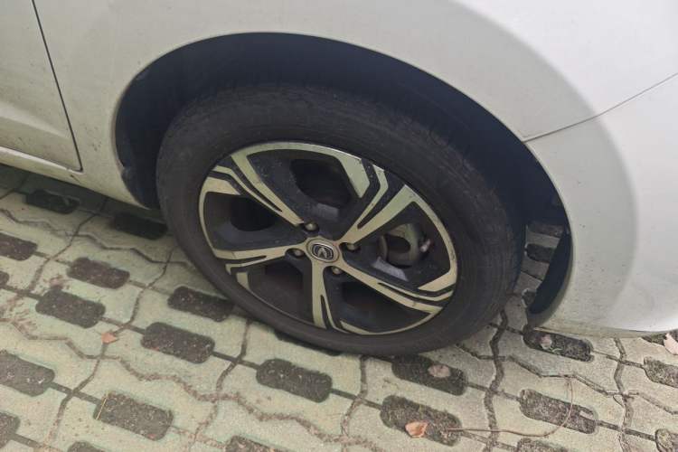 Used CHANGAN Benni E-Star 2020 Xinyue Edition Lithium-NMC Right Front Wheel Hub