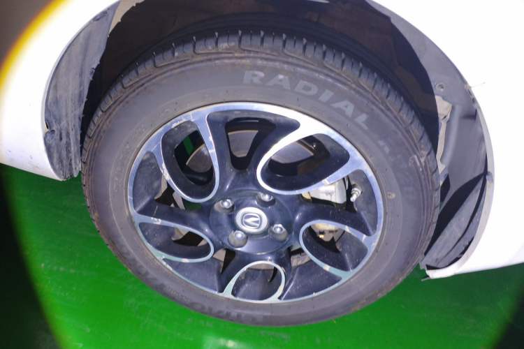 Used CHANGAN Benni E-Star 2020 Heart Edition Lithium Iron Phosphate (31.18 kWh) Right Front Wheel Hub