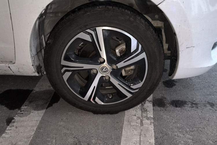Used CHANGAN Benni E-Star 2020 Xinyue Edition Lithium-NMC Right Front Wheel Hub