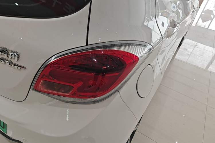 Used CHANGAN Benni E-Star 2020 Heartbeat Edition NMC Lithium Right Rear Taillight
