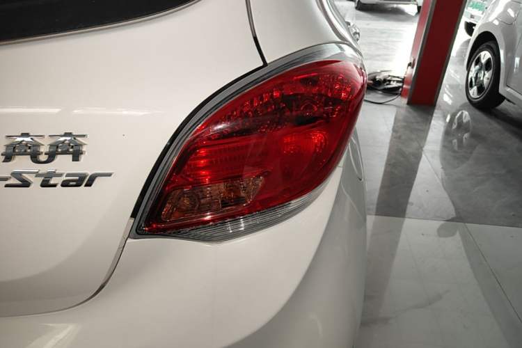Used CHANGAN Benni E-Star 2020 Heartbeat Edition NMC Lithium Right Rear Taillight